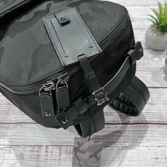 Valentino Garavani Rockstud Camoflauge Backpack - Picture 5 of 15